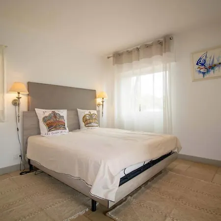 Spacious House With Pool In Saint-raphael Σπίτι διακοπών *