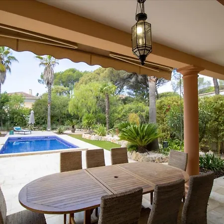 Spacious House With Pool In Saint-raphael Σπίτι διακοπών Saint-Raphaël