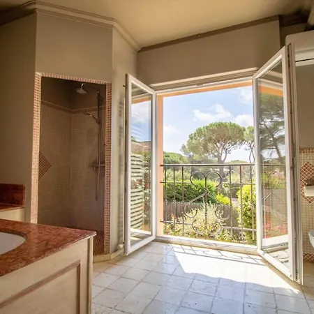 Spacious House With Pool In Saint-raphael Σπίτι διακοπών