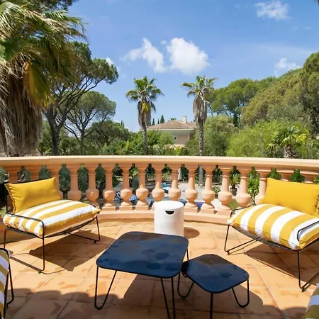 Spacious House With Pool In Saint-raphael Saint-Raphaël